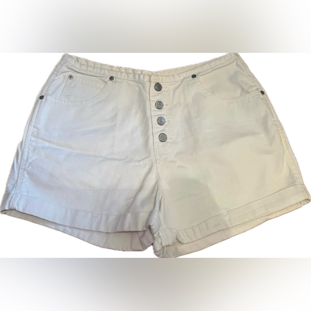 Vintage Gitano white denim button fly jean shorts with cuffed hem. Size 8
